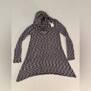 NWT Cable & Gauge black & white cowl asymmetrical hem tunic - small